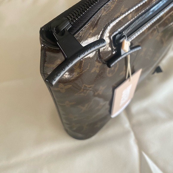 LV Pochette Cosmos LIMITED EDITION Monogram Glaze Eclipse Canvas - Picture 9 of 11